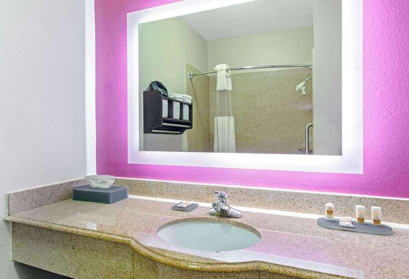 ホテル La Quinta Inn & Suites By Wyndham Winnie