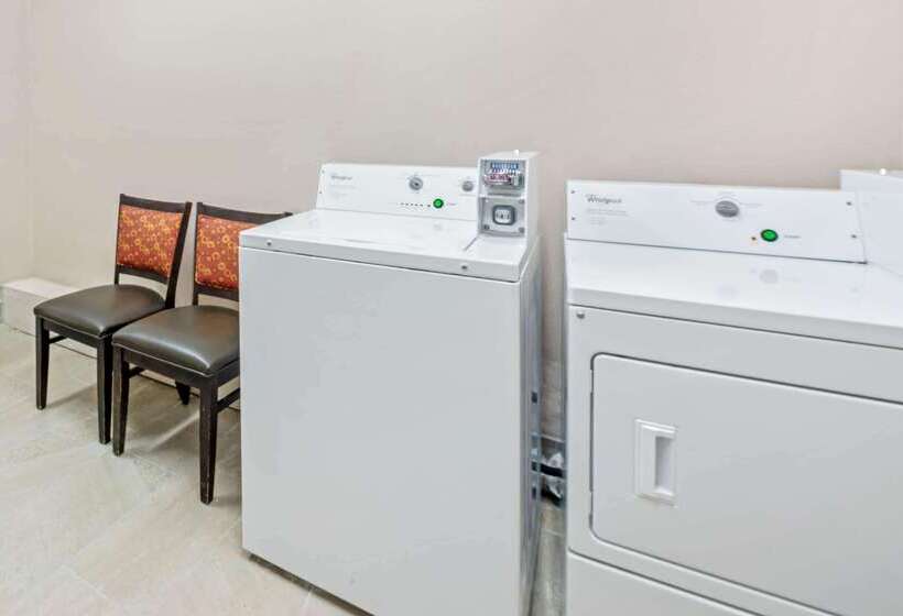 ホテル La Quinta Inn & Suites By Wyndham Winnie