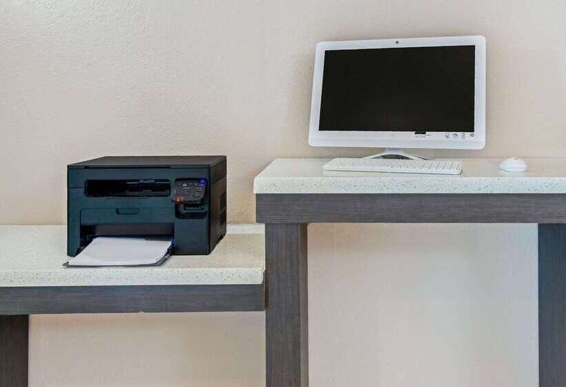 ホテル La Quinta Inn & Suites By Wyndham Winnie