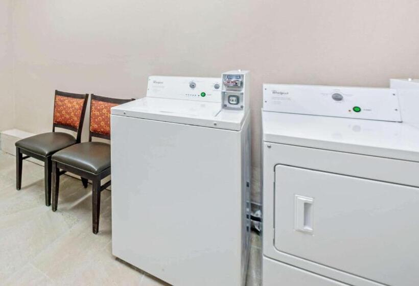 ホテル La Quinta Inn & Suites By Wyndham Winnie