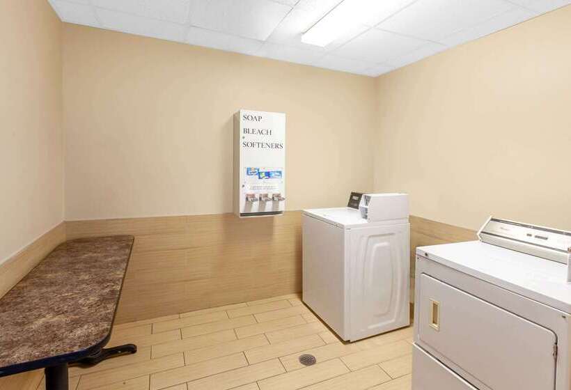 호텔 La Quinta By Wyndham Midland North