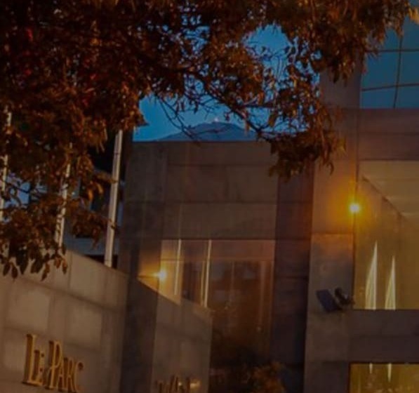 Le Parc Hotel, Beyond Stars