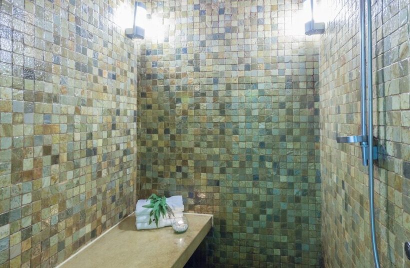 Le Parc Hotel, Beyond Stars