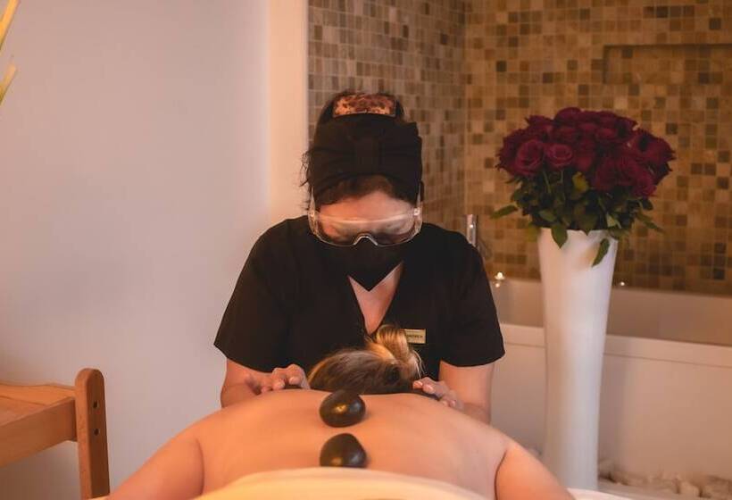 Le Parc Hotel, Beyond Stars