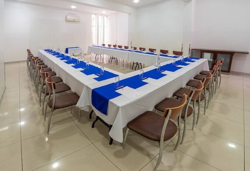 هتل Lp Santa Cruz Centro