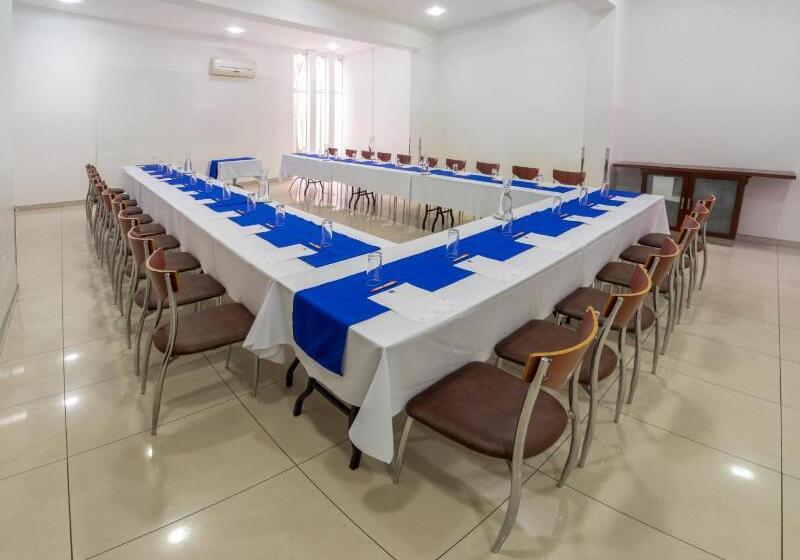 هتل Lp Santa Cruz Centro