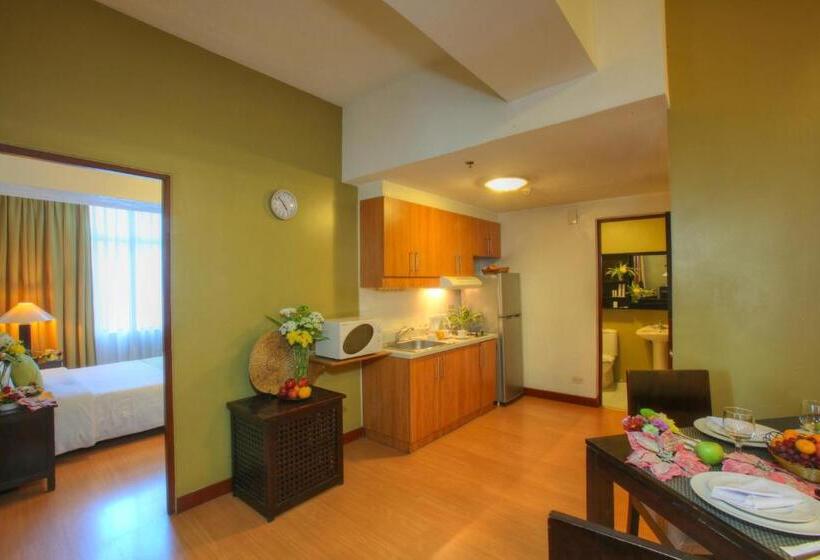 בית מלון כפרי The Malayan Plaza