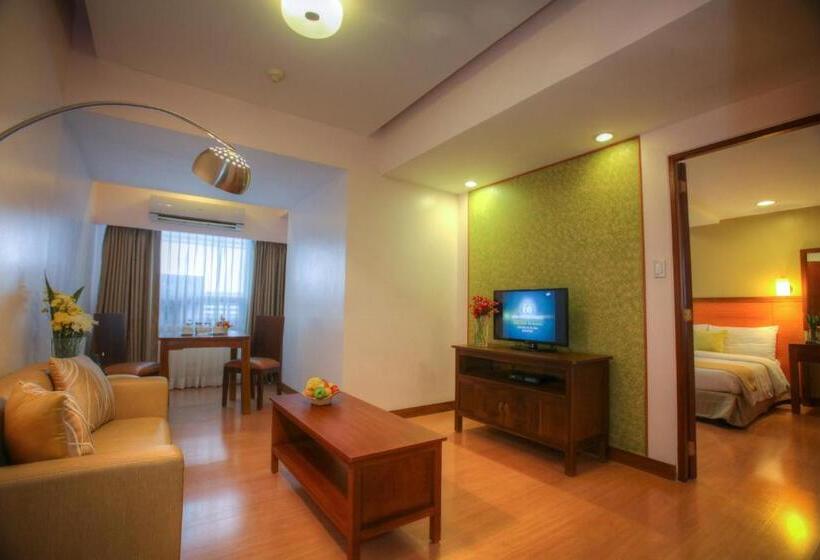 בית מלון כפרי The Malayan Plaza