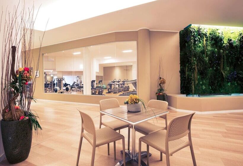 فندق Mercure Olbia