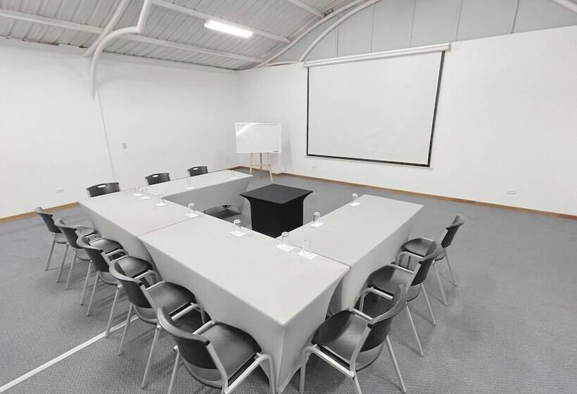 Hotel Ms Chipichape Plus