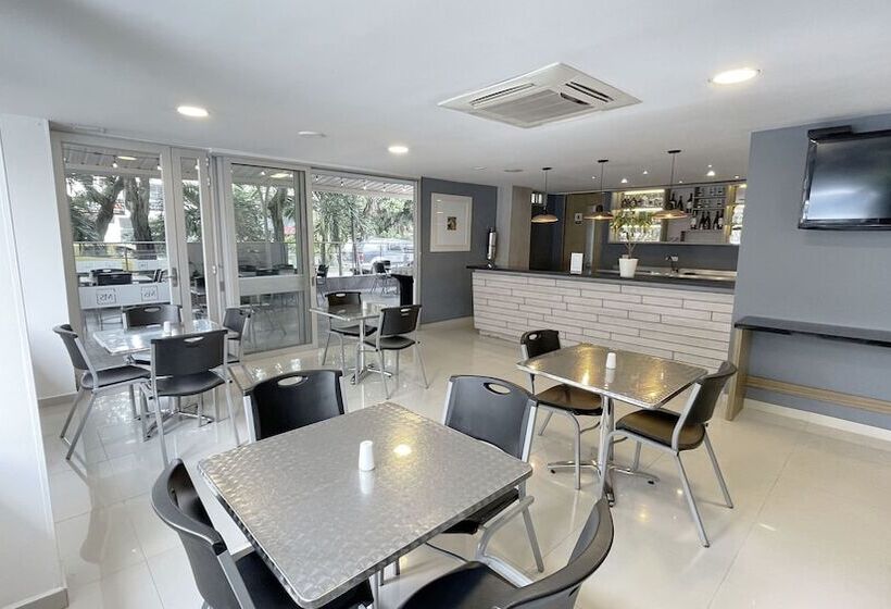 Hotel Ms Chipichape Plus