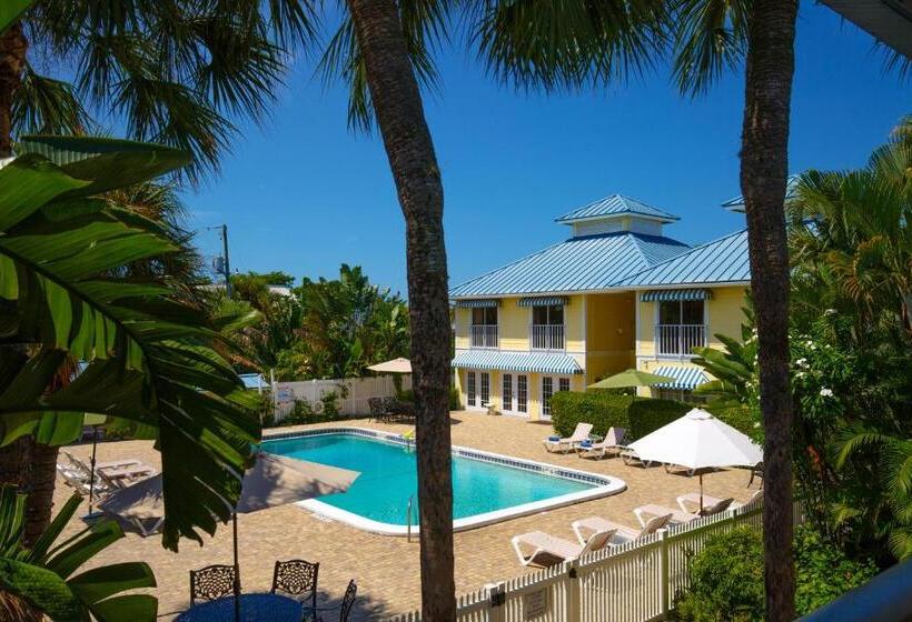 فندق Naples Garden Inn