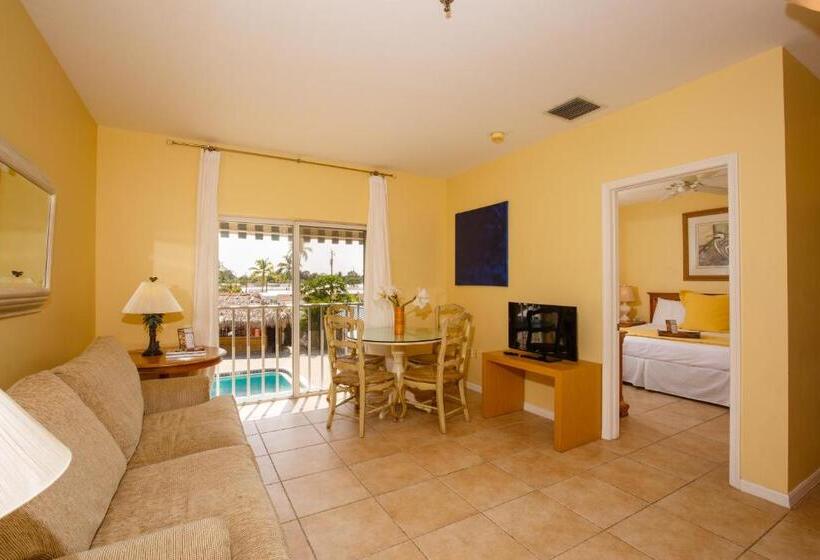 فندق Naples Garden Inn