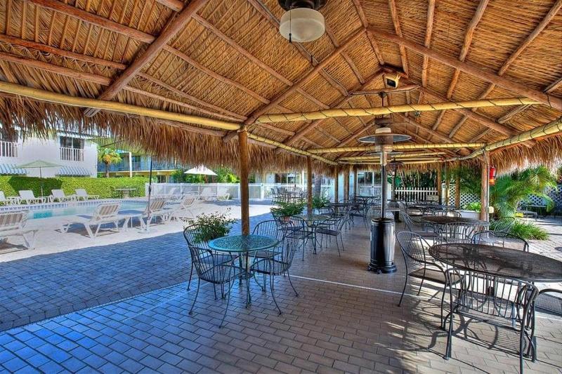 فندق Naples Garden Inn