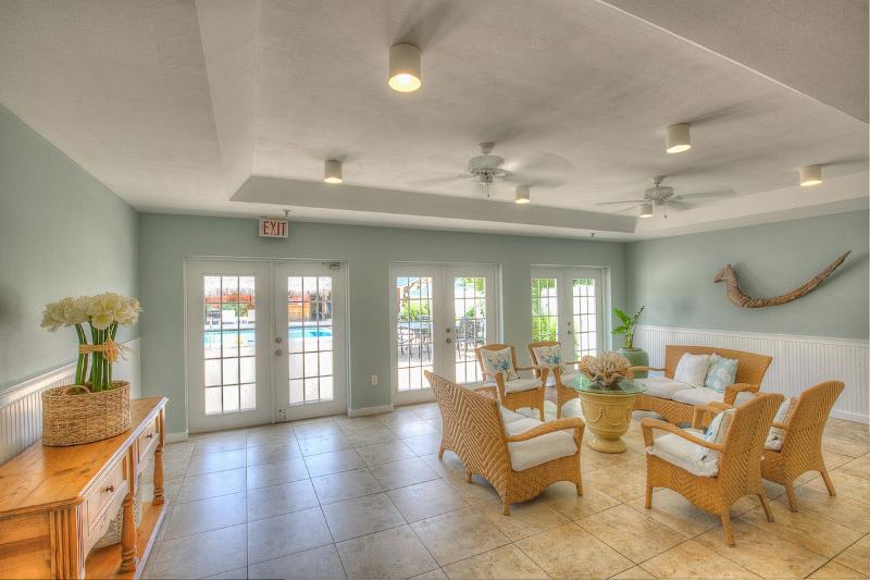 فندق Naples Garden Inn