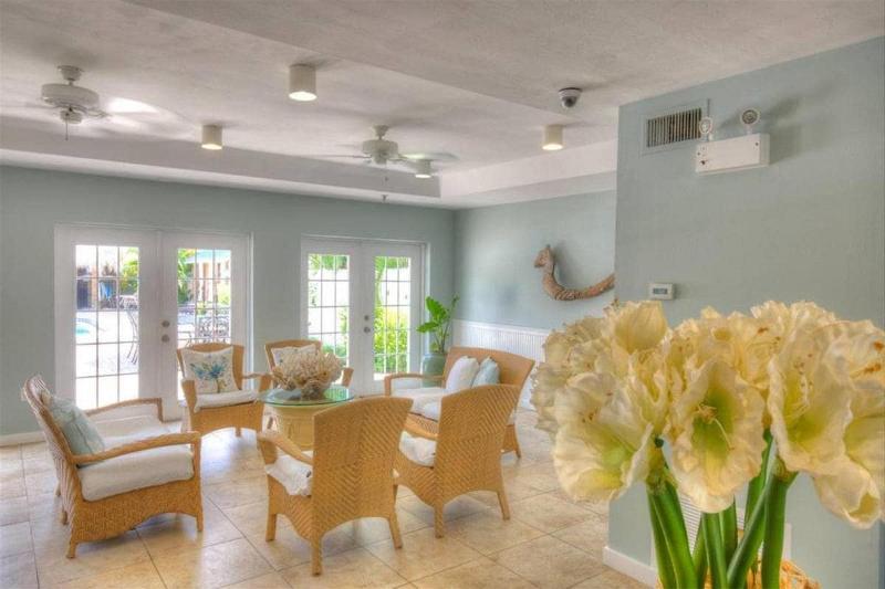 فندق Naples Garden Inn