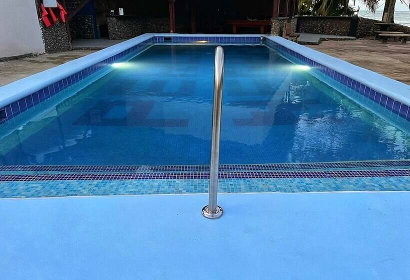 فندق Perla Negra Beachfront