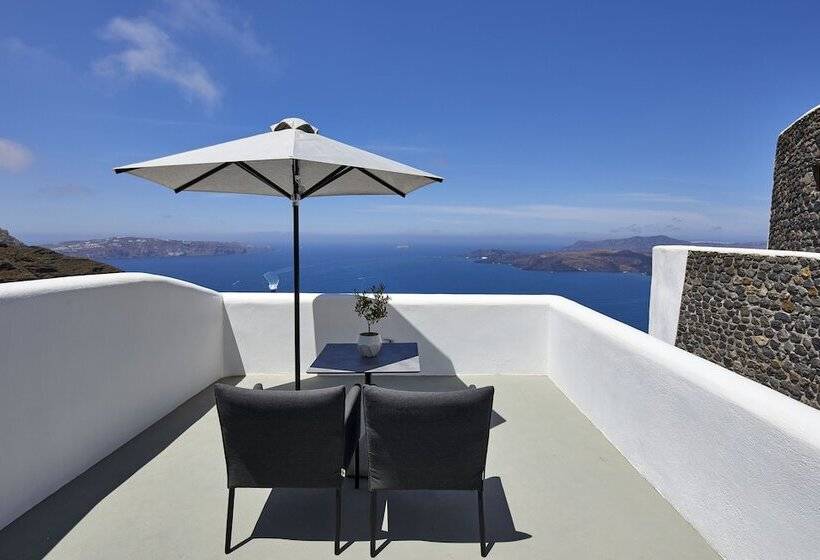 Отель Petit Palace Suites