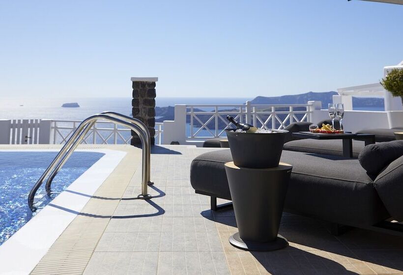 Отель Petit Palace Suites