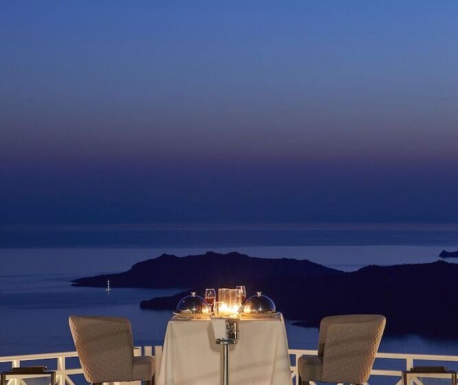 Отель Petit Palace Suites