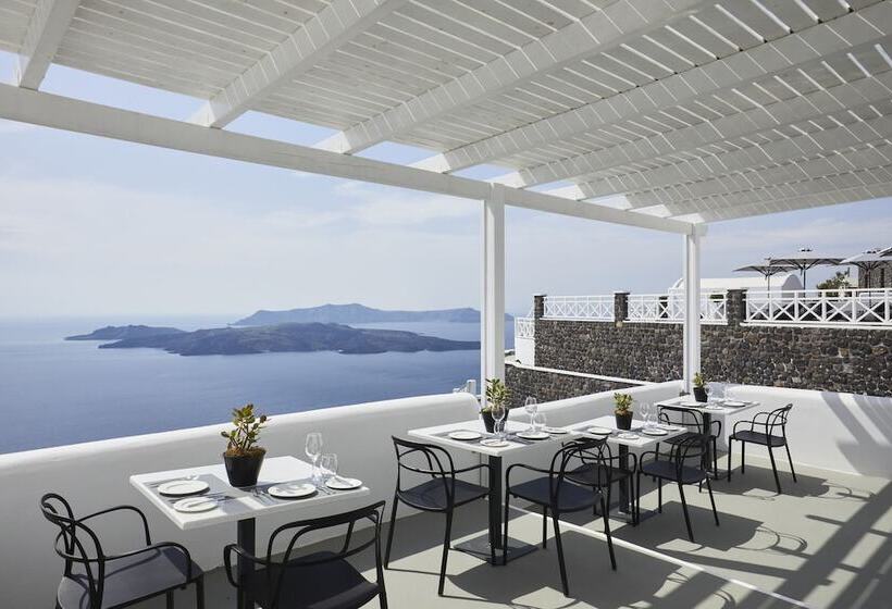 Отель Petit Palace Suites