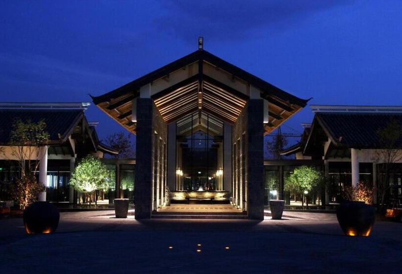 בית מלון כפרי Pullman Lijiang Resort & Spa