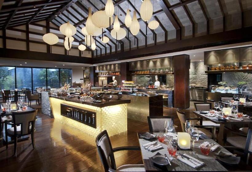 Hotel Pullman Lijiang Resort & Spa