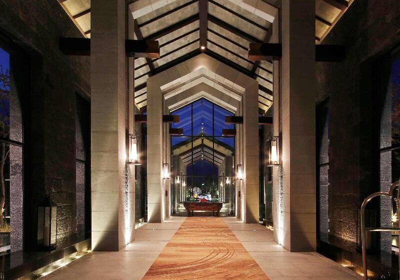 Hotel Pullman Lijiang Resort & Spa