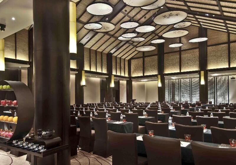 Hotel Pullman Lijiang Resort & Spa