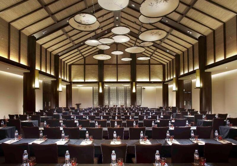 Hotel Pullman Lijiang Resort & Spa