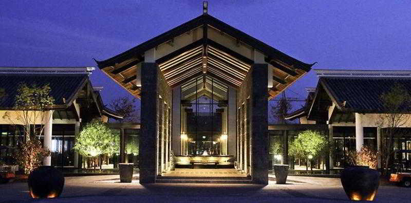 בית מלון כפרי Pullman Lijiang Resort & Spa