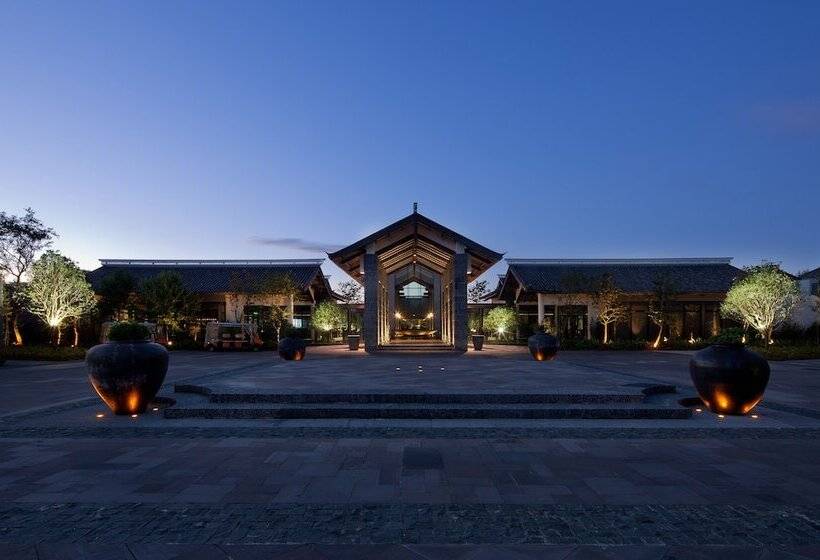 Hotel Pullman Lijiang Resort & Spa