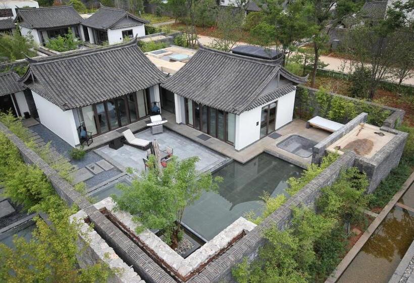 Hotel Pullman Lijiang Resort & Spa