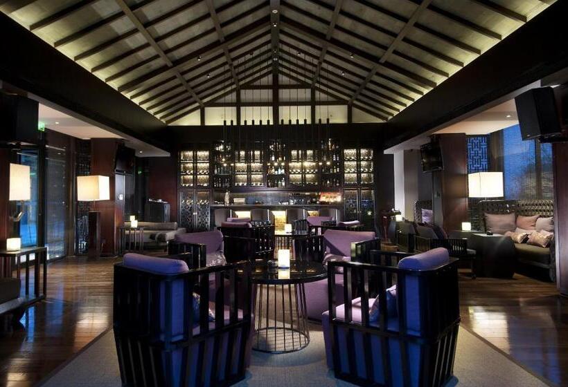 בית מלון כפרי Pullman Lijiang Resort & Spa