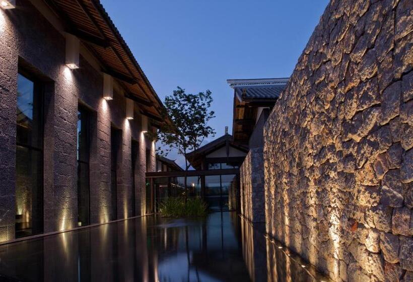 בית מלון כפרי Pullman Lijiang Resort & Spa