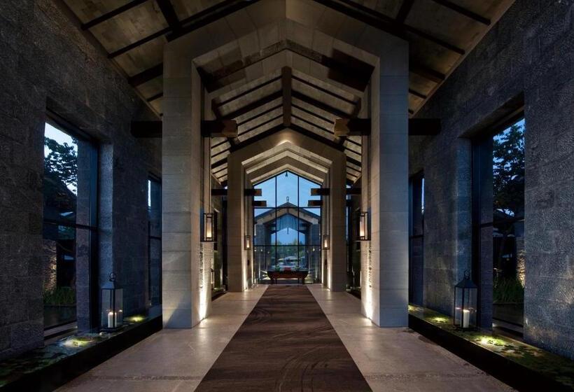 Hotel Pullman Lijiang Resort & Spa