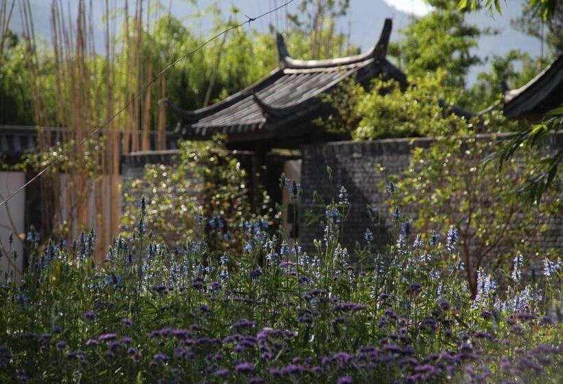 Hotel Pullman Lijiang Resort & Spa