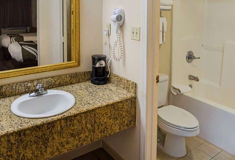 هتل Quality Inn Biloxi Beach