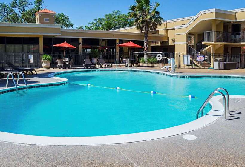 فندق Quality Inn Biloxi Beach