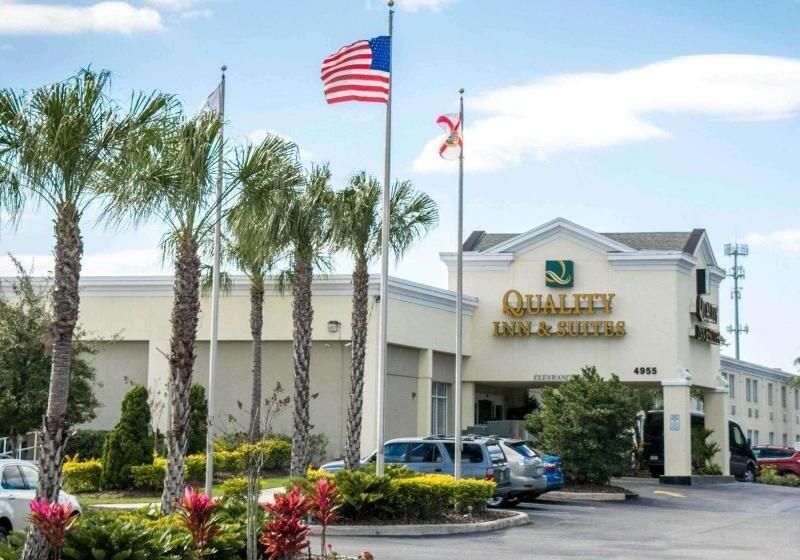 בית מלון כפרי Quality Inn & Suites Tampa Ybor City