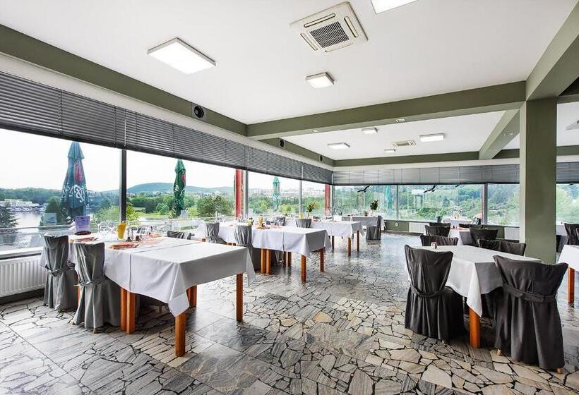 בית מלון כפרי Rakovec