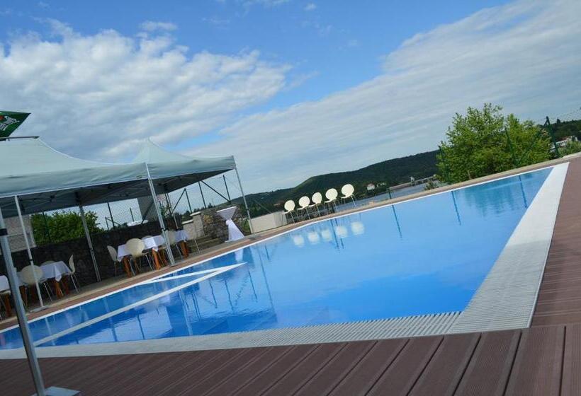 בית מלון כפרי Rakovec