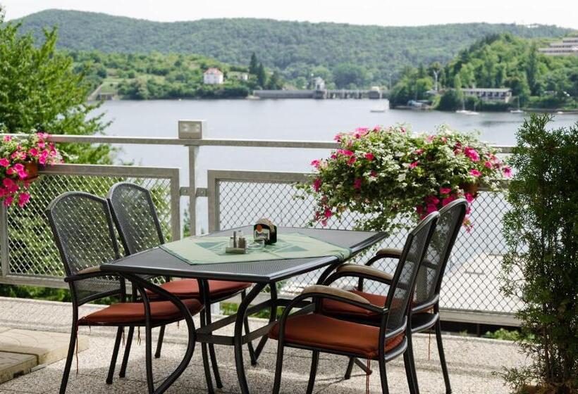 בית מלון כפרי Rakovec