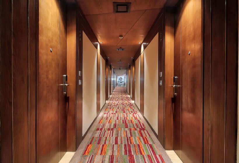 בית מלון כפרי Ramada Gurgaon Central