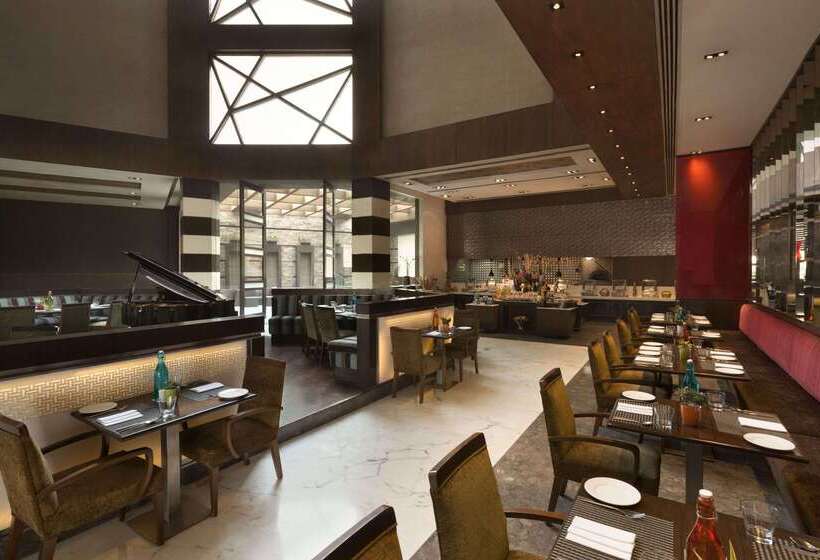 בית מלון כפרי Ramada Gurgaon Central