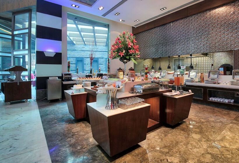 בית מלון כפרי Ramada Gurgaon Central