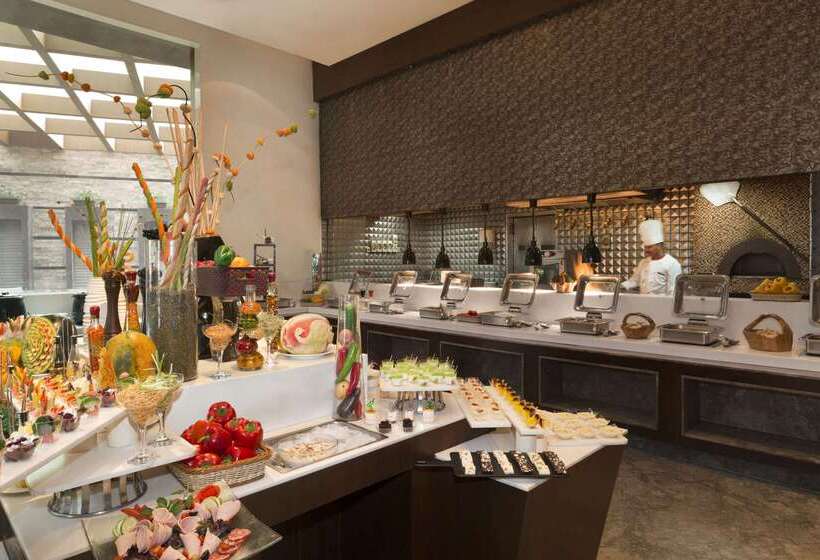 בית מלון כפרי Ramada Gurgaon Central