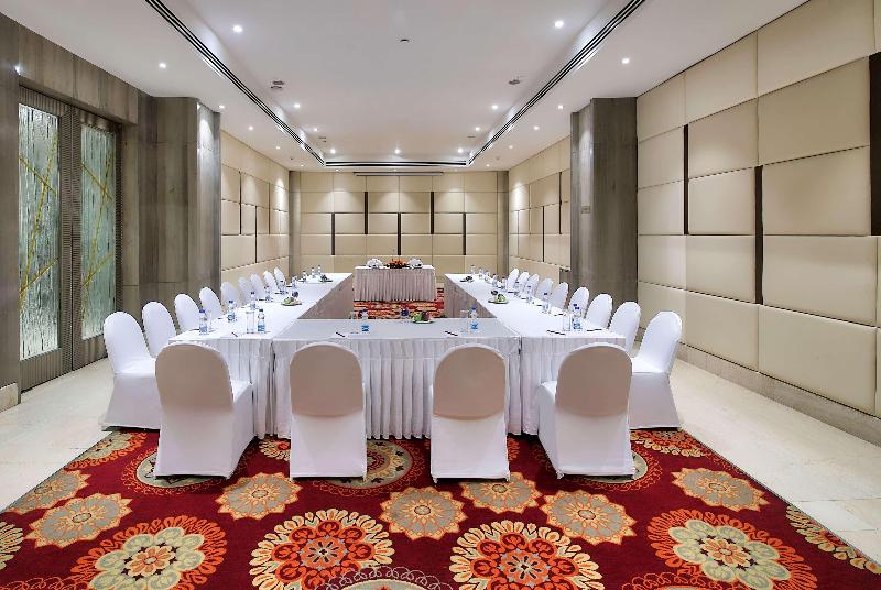 בית מלון כפרי Ramada Gurgaon Central