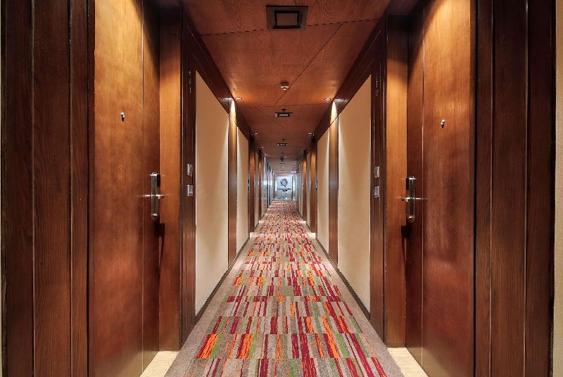 בית מלון כפרי Ramada Gurgaon Central