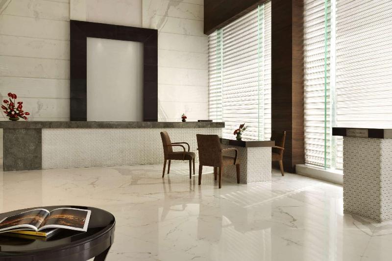 בית מלון כפרי Ramada Gurgaon Central